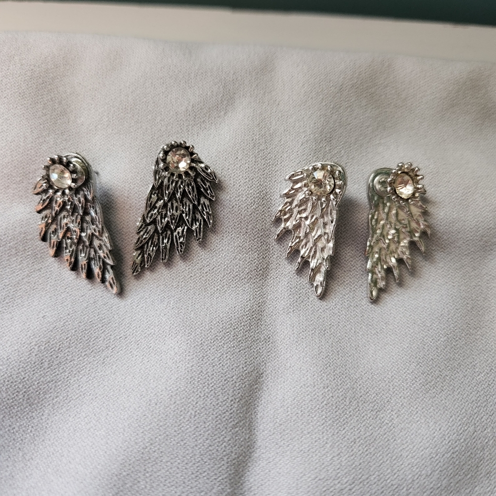 Wing stud earrings